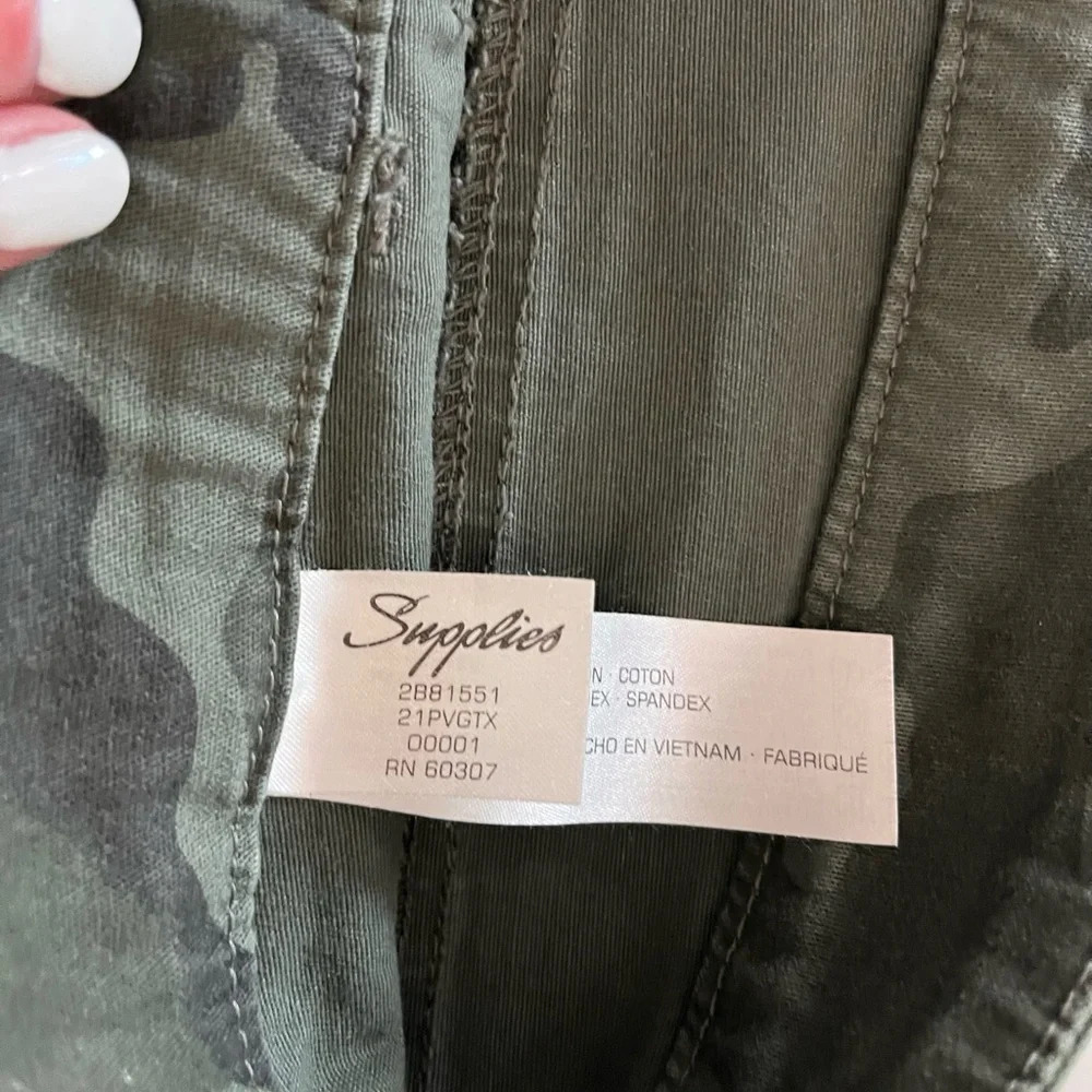 Supplies green camo ankle cuffed jeans size 22W ￼ - Picture 4 of 7